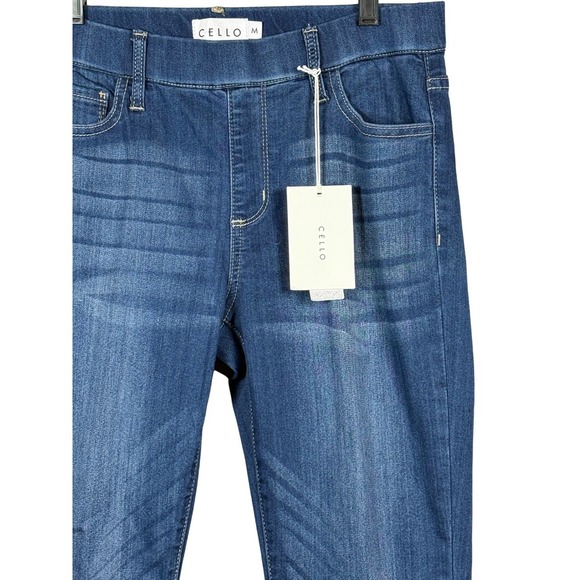 NWT CELLO Denim Mid Rise Rolled Hem Skinny Jeans Optior, Pull On, Size Medium - Picture 8 of 8